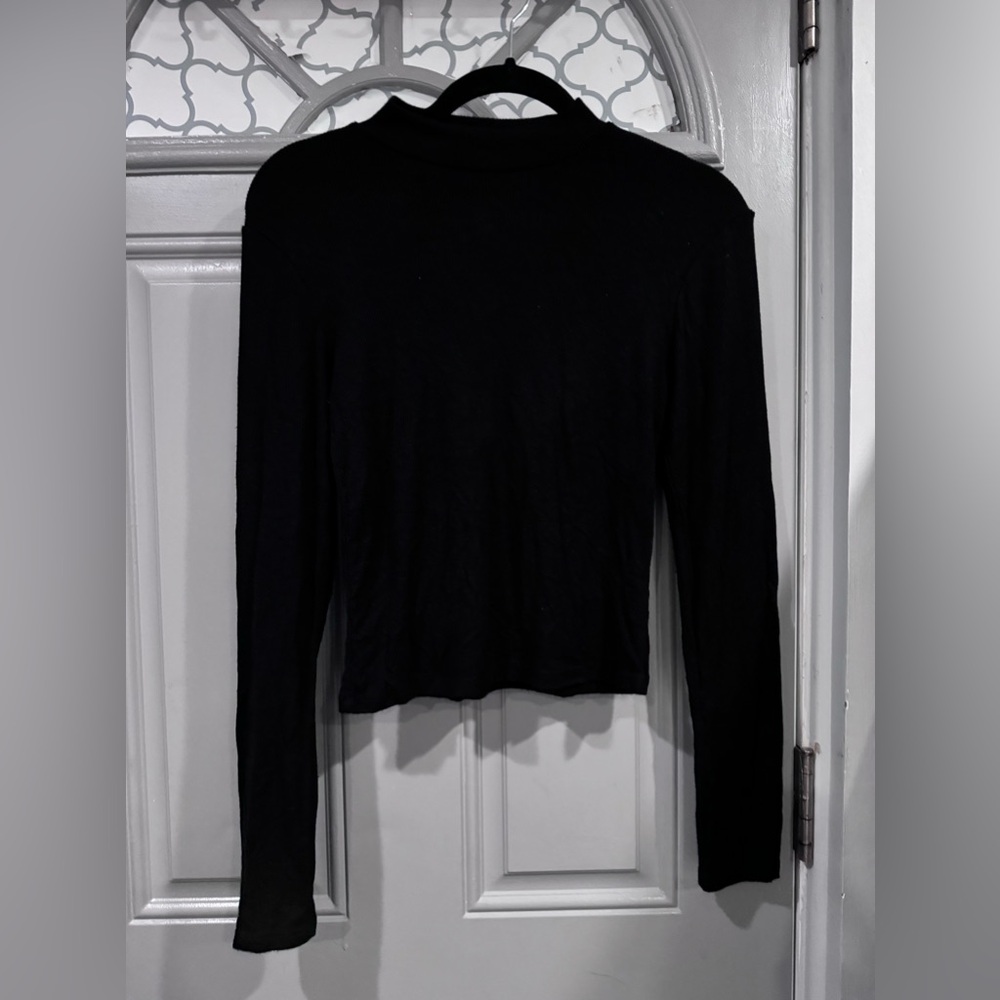 - STREETWEAR SOCIETY
- ﻿﻿ M
-BLACK 🖤 - TURTLE NECK